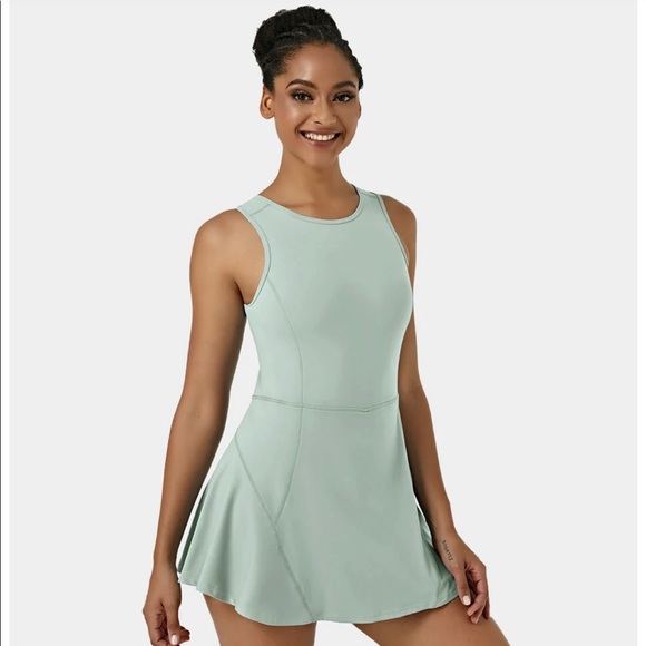 Exercise Dress in Light Green / Celadon - Picture 4 of 7